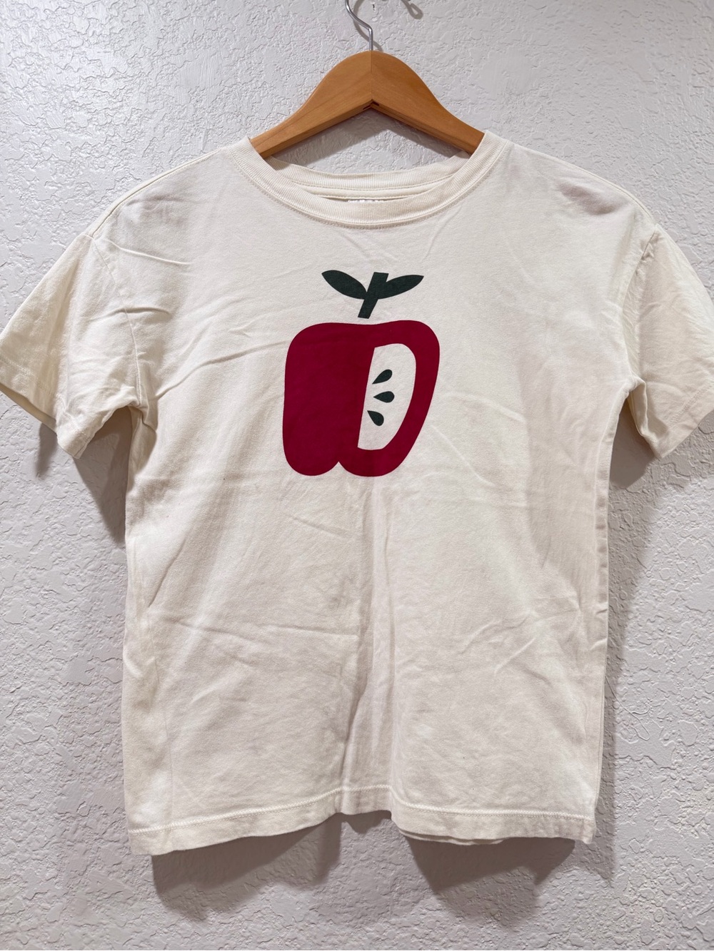 Hanna Andersson PLAY Relaxed Fit Graphic T-Shirt Apple on Ecru Size 6-7